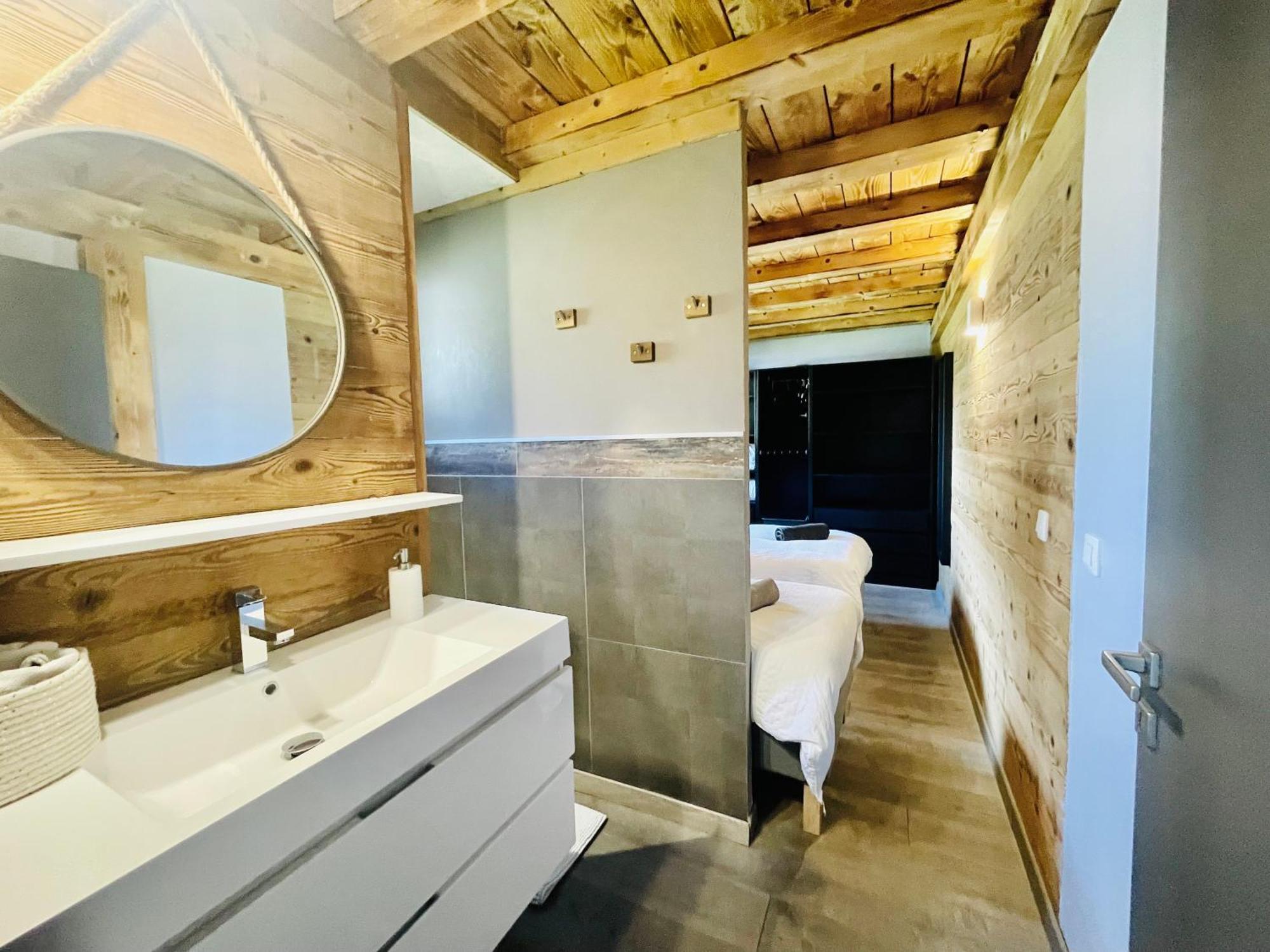 Chalet Le Petit Nicolas, Jacuzzi, Vue Mont Blanc Chamonix Mont Blanc