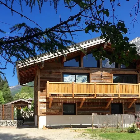 Chalet le petit Nicolas, jacuzzi, vue Mont Blanc Chamonix Extérieur photo