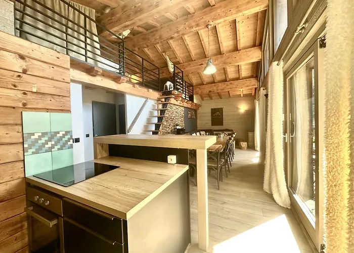 Chalet le petit Nicolas, jacuzzi, vue Mont Blanc